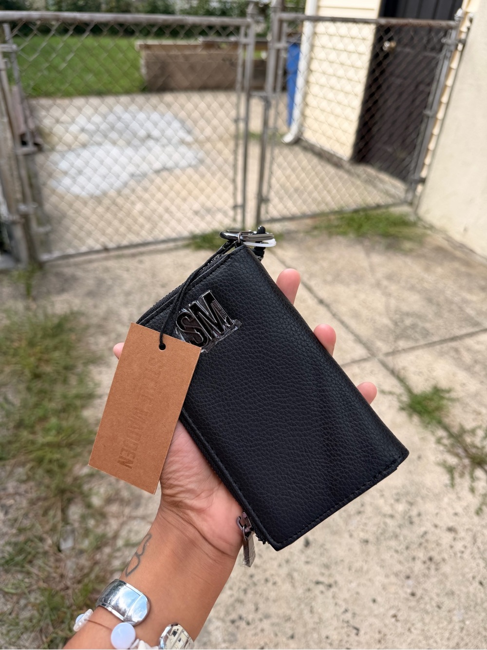 Men's Black Leather Zip Wallet with Key Ring
